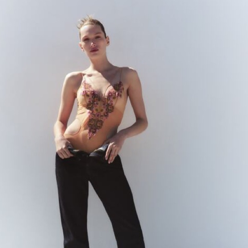 FLORAL EMBROIDERED BODYSUIT